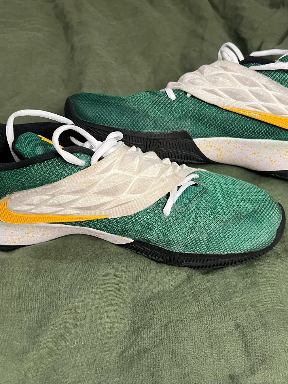 Kyrie 1 low, player’s equipment Oregon Ducks